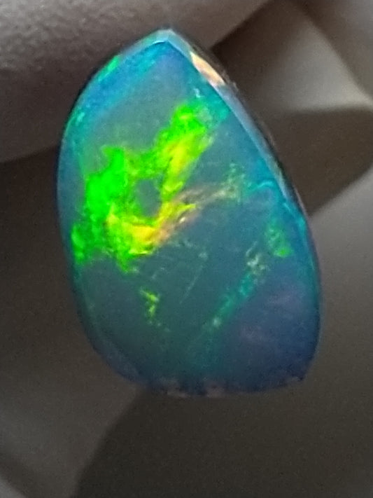 Opal Ethiopian Cabochon 4.5 Carat